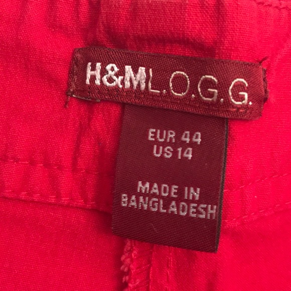 Women’s size 14 bright red crop pants! - Picture 2 of 5